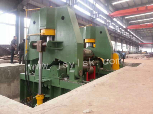 大型上輥萬能式卷板機(jī)