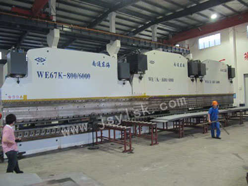 WE67K-800/6000多機(jī)聯(lián)動(dòng)折彎?rùn)C(jī)
