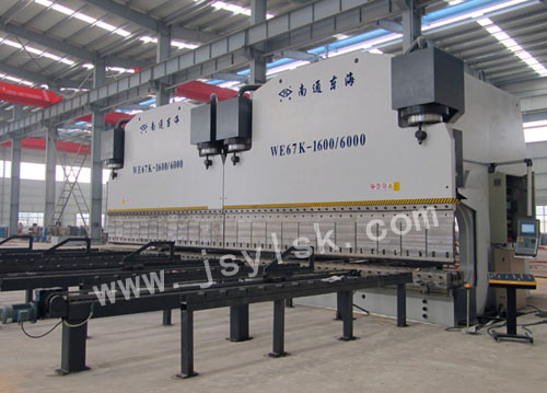 雙機(jī)聯(lián)動(dòng)折彎機(jī)