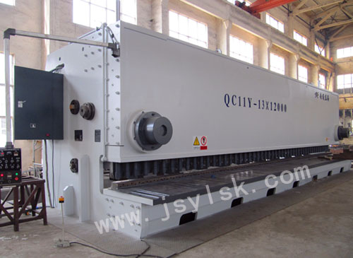 QC11Y-16*12000大型剪板機(jī)