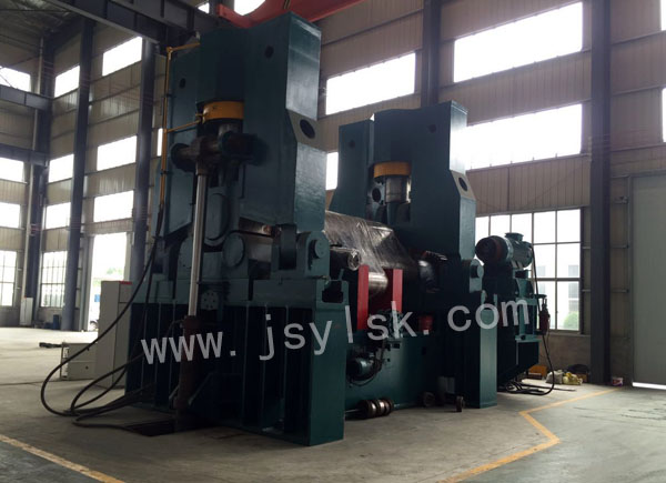 大型上輥萬(wàn)能式卷板機(jī)