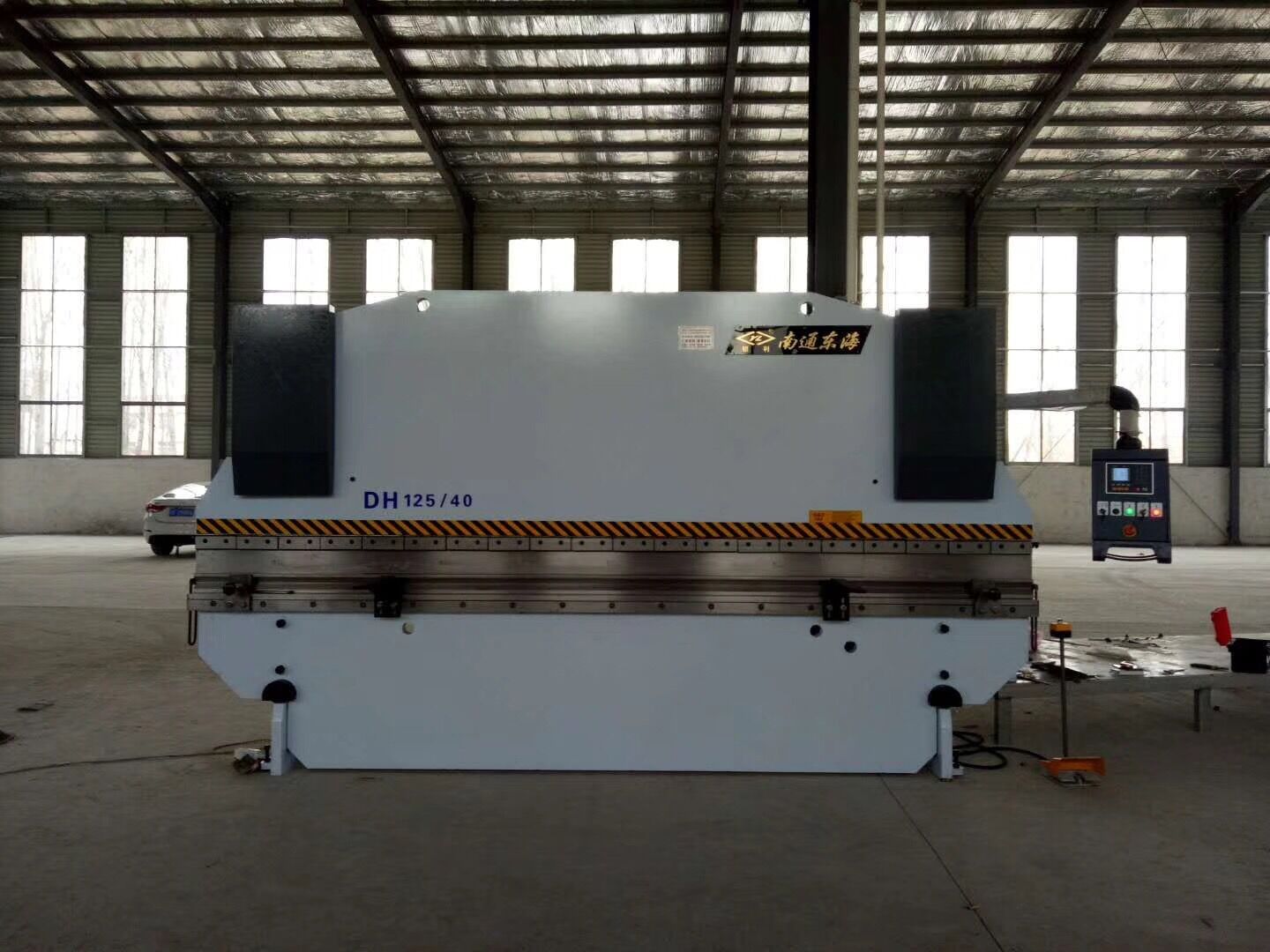 東海折彎機(jī)