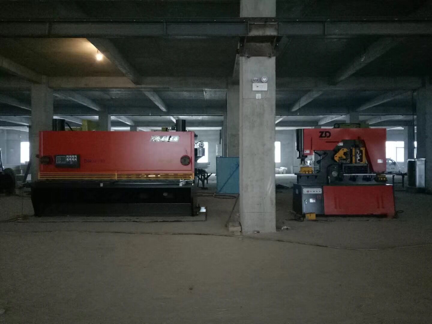 東海剪板機(jī)沖床